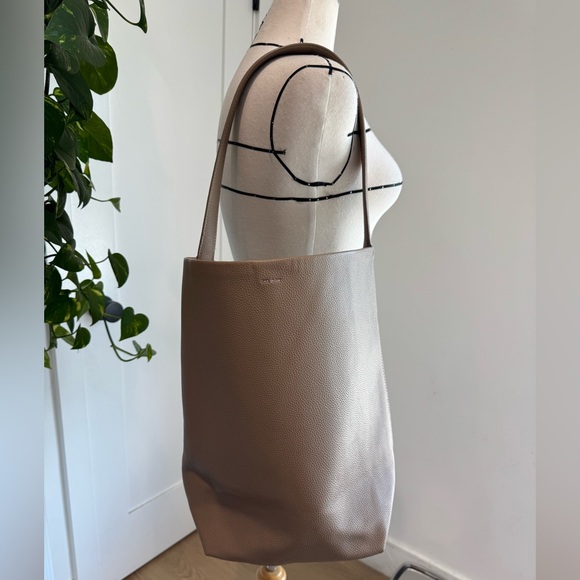 The Row calfskin N/S park large NWOT - Picture 2 of 8